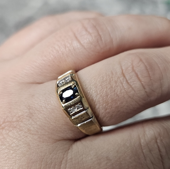 10K Yellow Gold Sapphire and Diamond Band Ring - Picture 13 of 13